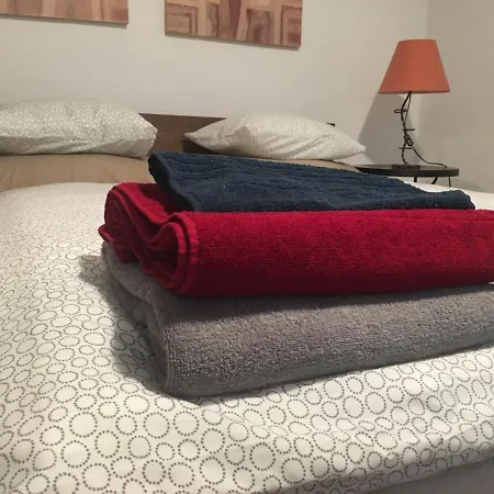 City Park Corner - 2br, Quiet & Central * Budapest